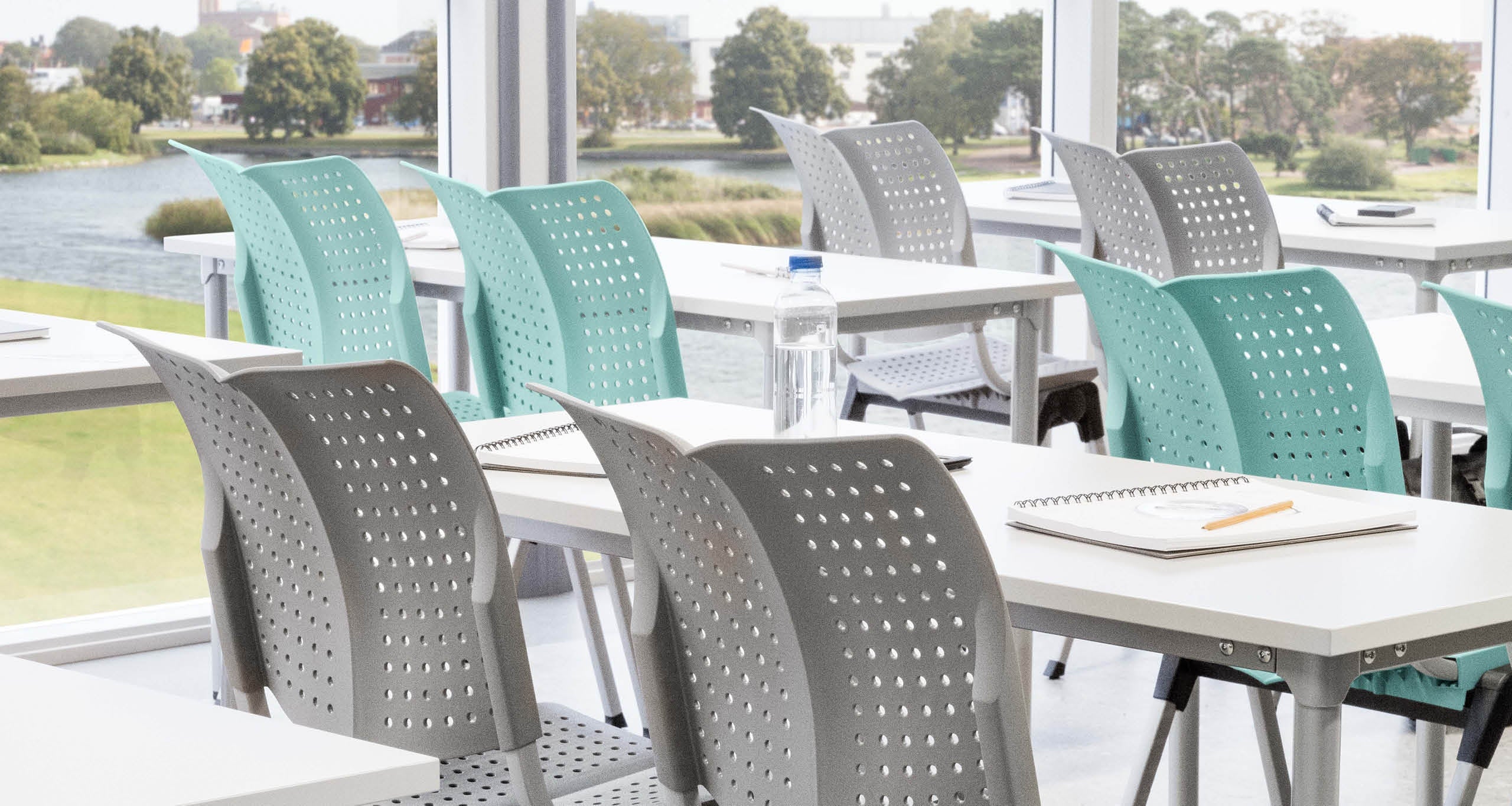 Hag Conventio Wing Classroom Chair