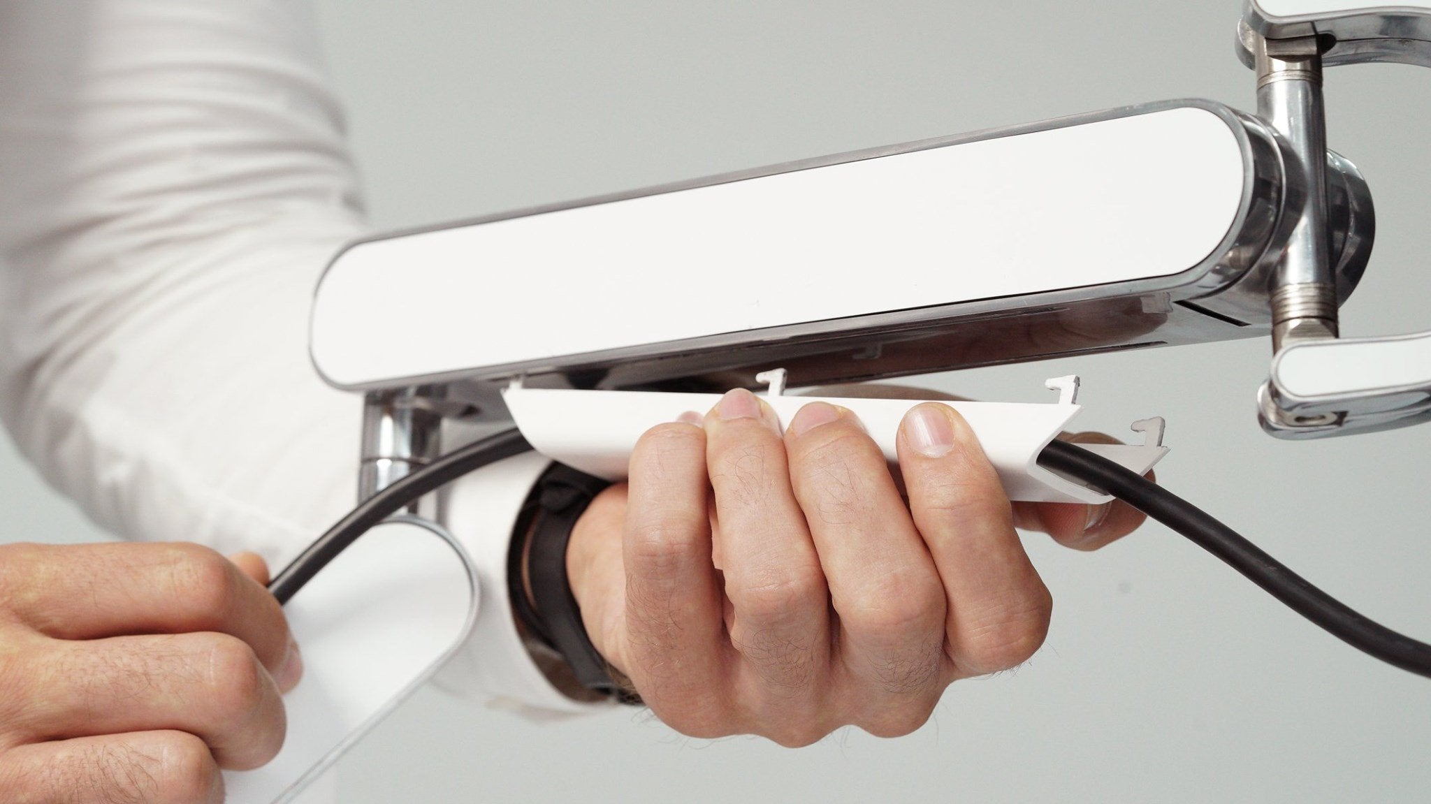 ZG1 Polished metal work and cable holder